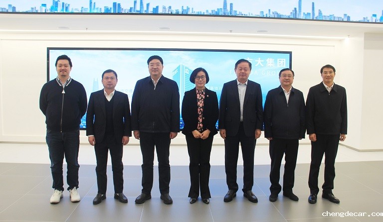 中共江西省委副书记、赣州市委书记吴忠琼一行莅临taptap点点信誉考察指导